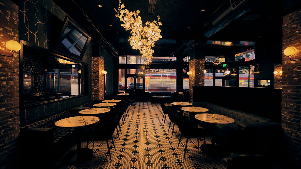 The Harlequin - Interior hallway